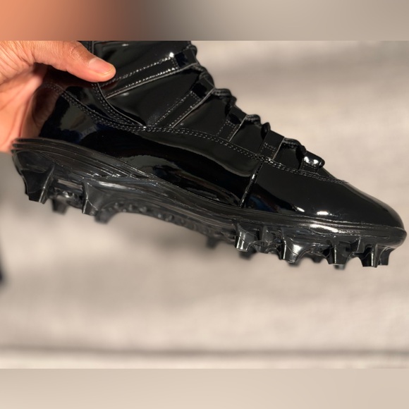 Jordan 11 “Patent Black” Mid TD Football Cleats - Picture 10 of 13